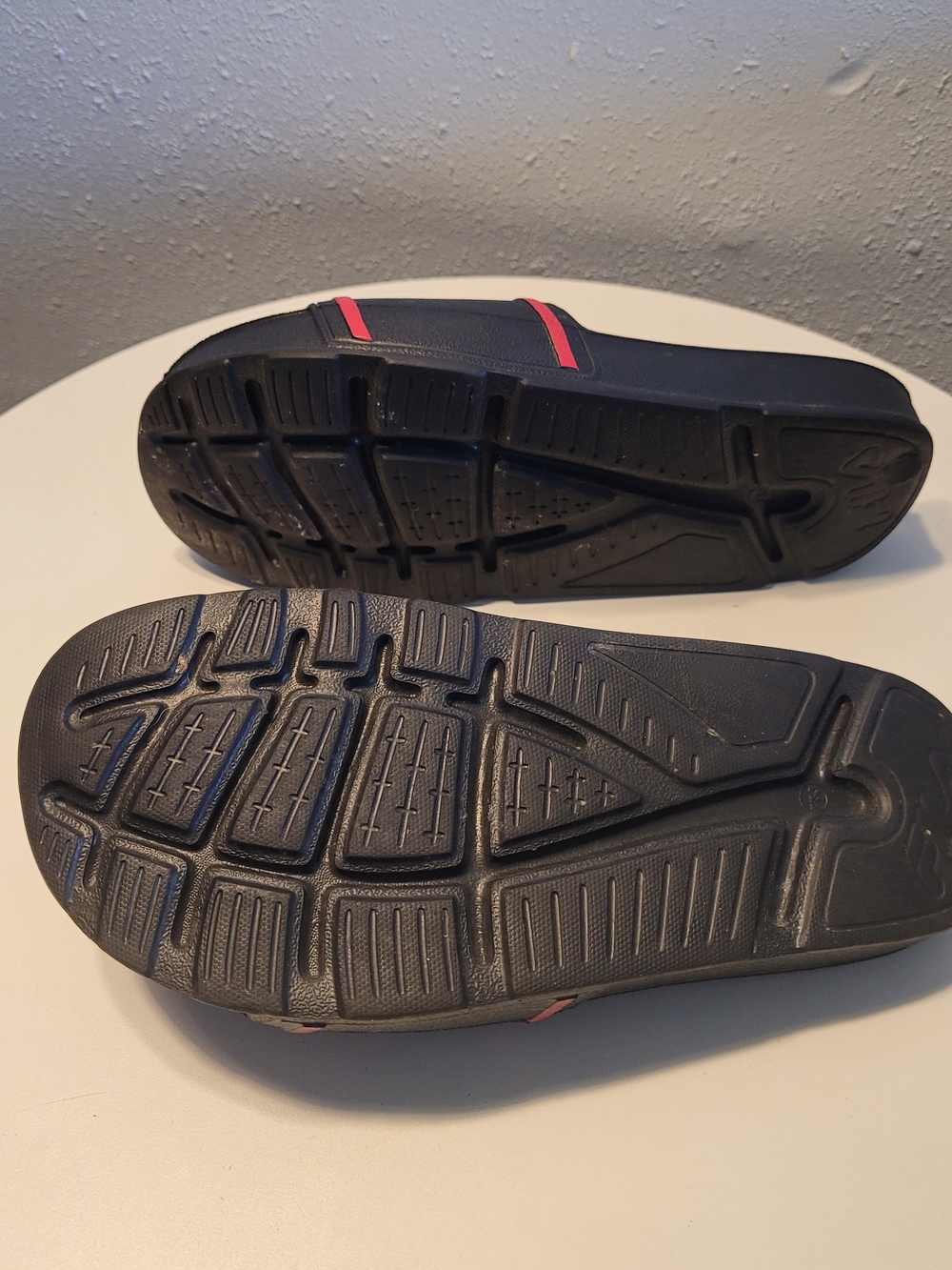 Fila Kids Black and Red Slide Sandals - Picture 3 of 6